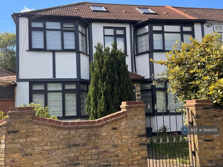 House Larmans Road in Greater London