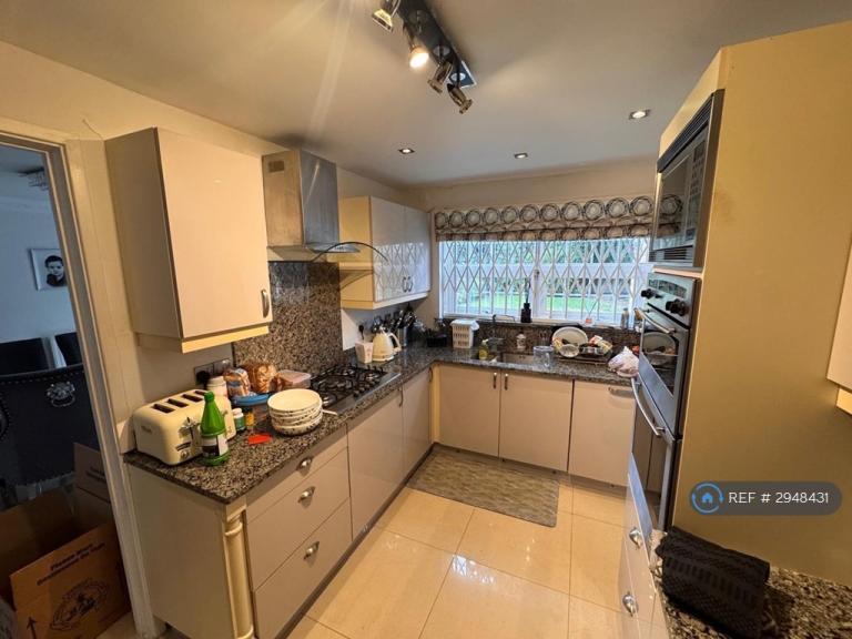 House Larmans Road in Greater London