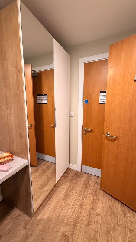 Room Settles Street in Greater London