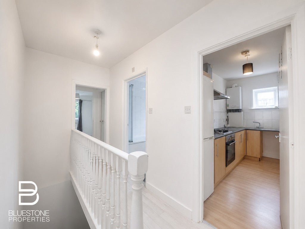 Flat Glossop Road in Greater London