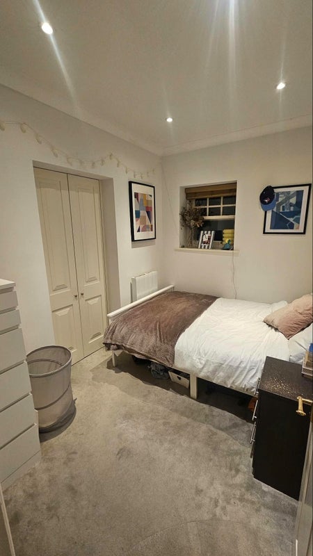 Room Clapham Park Road in Greater London