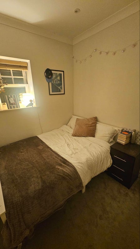 Room Clapham Park Road in Greater London