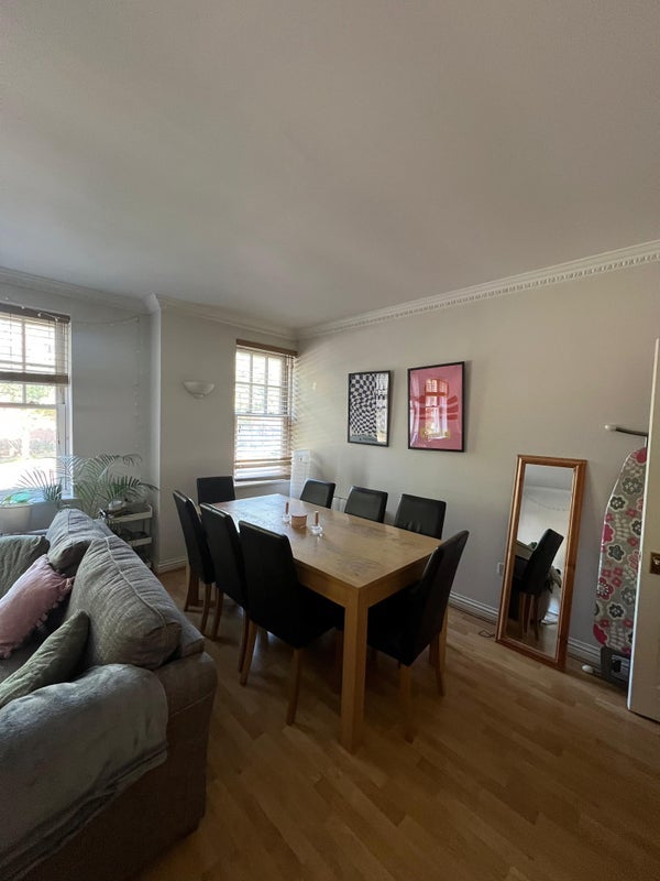 Room Clapham Park Road in Greater London