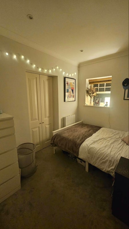 Room Clapham Park Road in Greater London