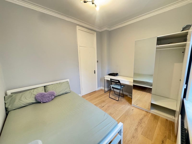 Room New Cavendish Street in City of Westminster