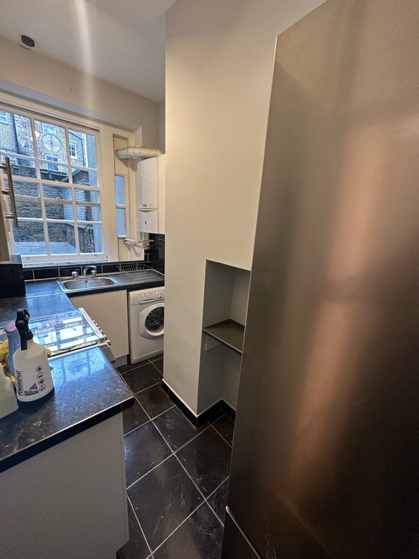 Room New Cavendish Street in City of Westminster