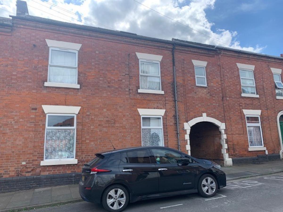 Flat Crompton Street in Derby