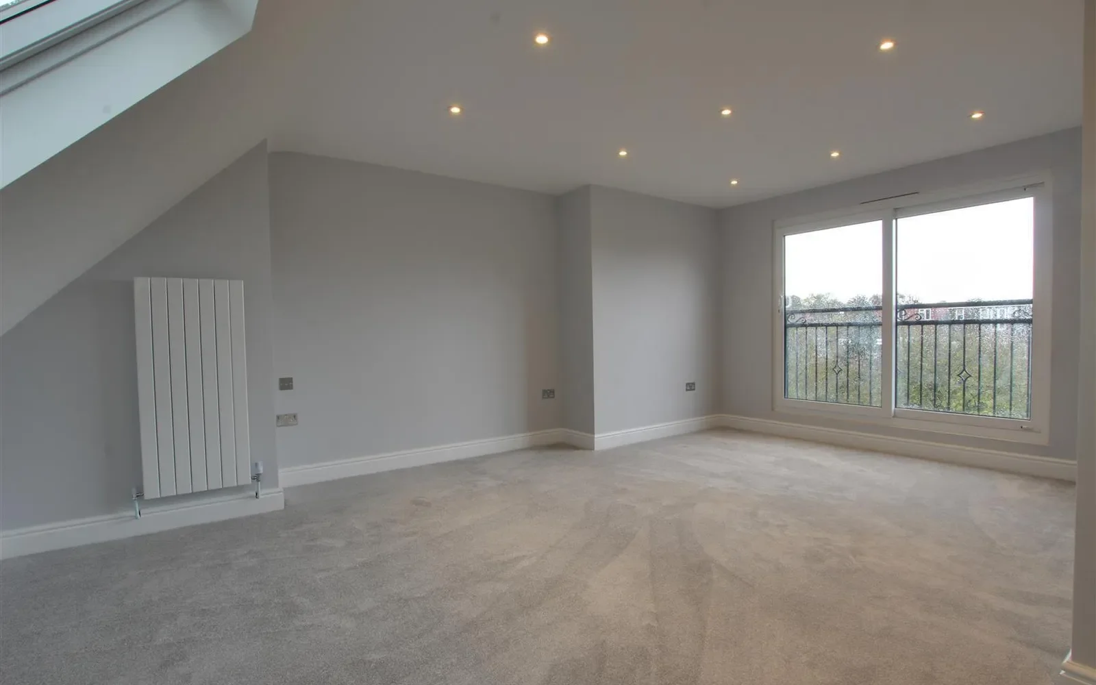 Flat Fernleigh Road in Greater London