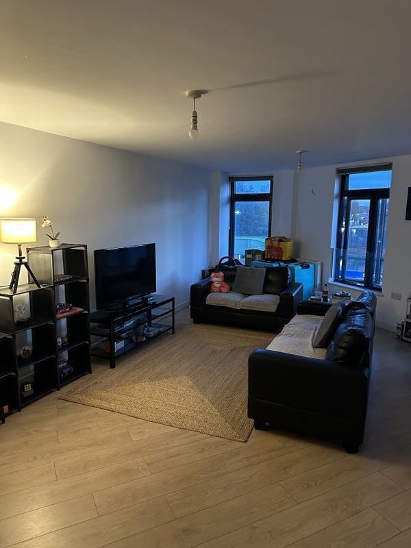 Room George Lane in Greater London
