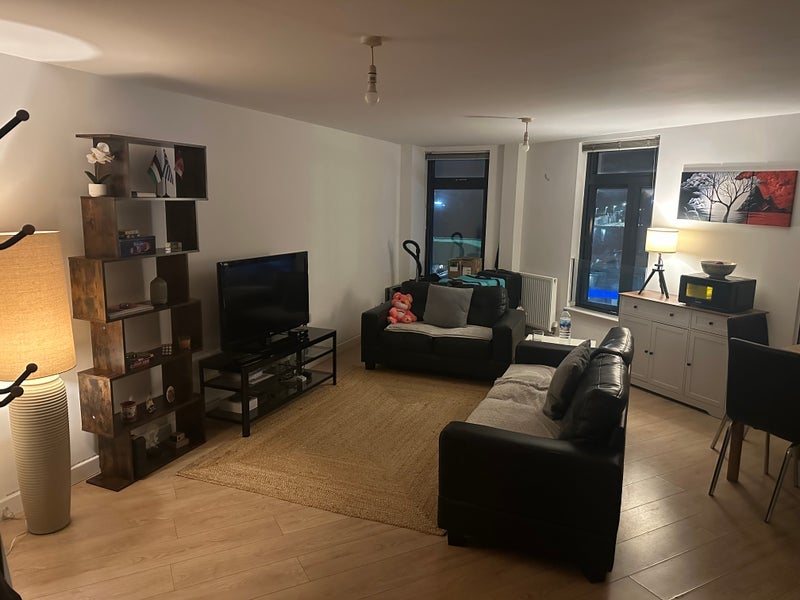 Flat George Lane in Greater London