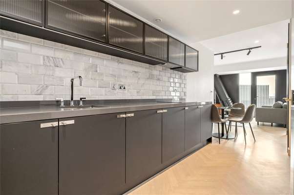 Flat Wilson Street in City of London