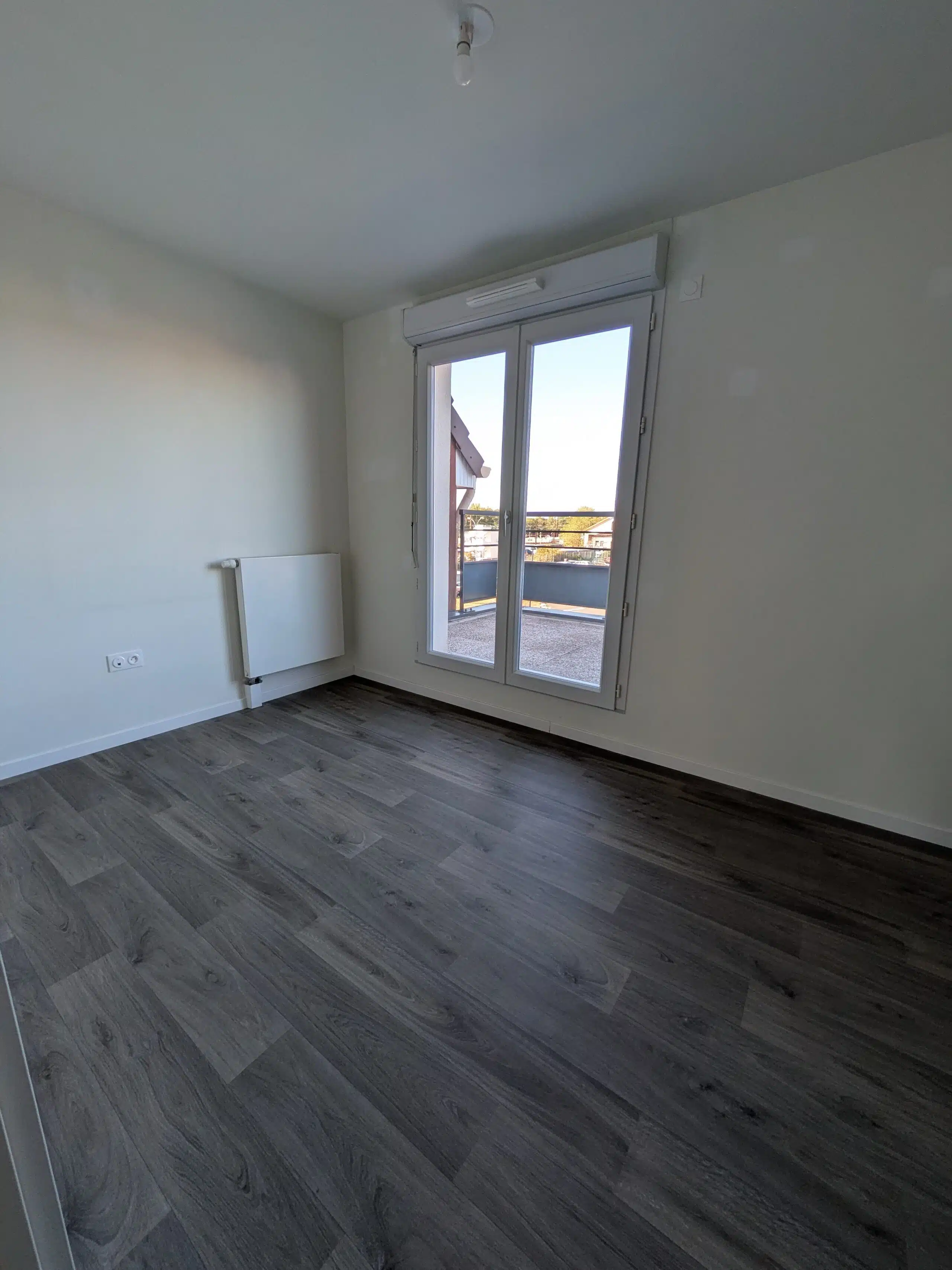 Flat Place Pierre Semard in Montereau-Fault-Yonne