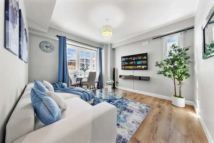 Flat Westbourne Terrace in City of Westminster
