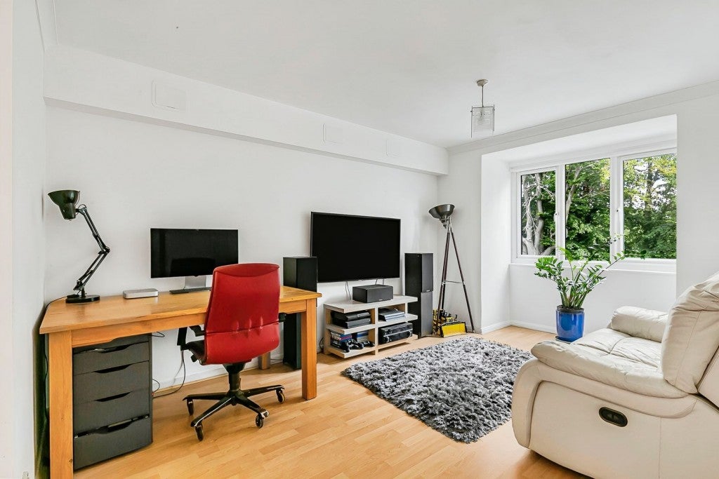 Flat Old Hertford Road in Welwyn Hatfield