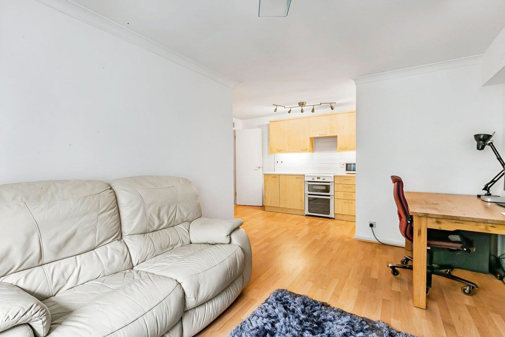 Flat Old Hertford Road in Welwyn Hatfield