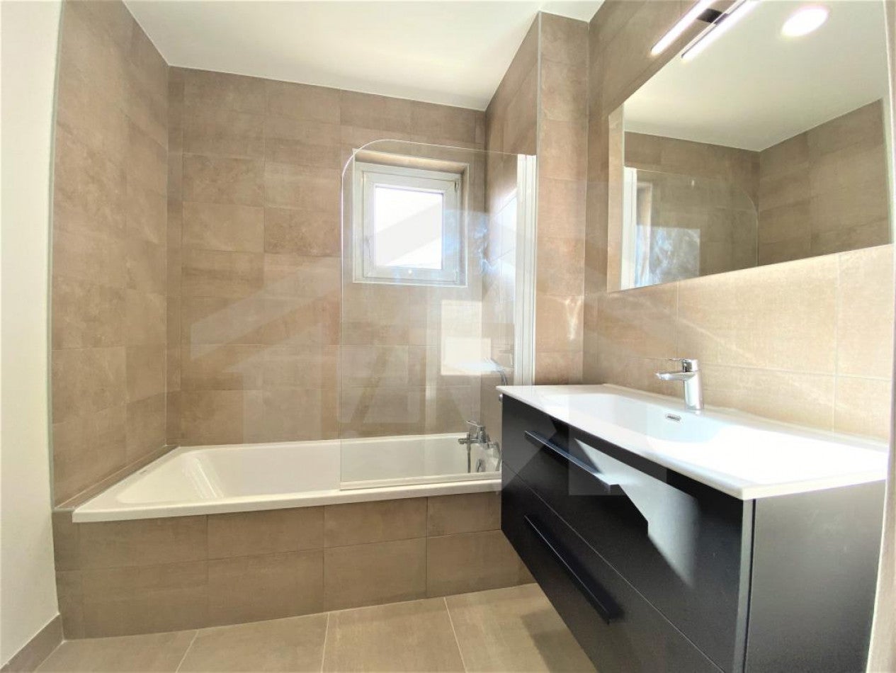 Flat Place Paul Mistral in Grenoble