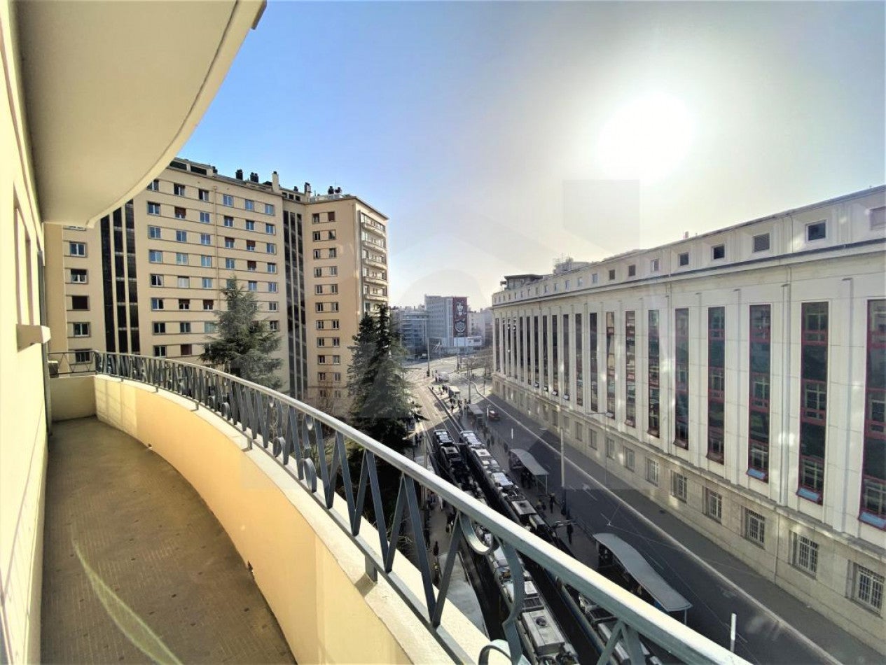Flat Place Paul Mistral in Grenoble