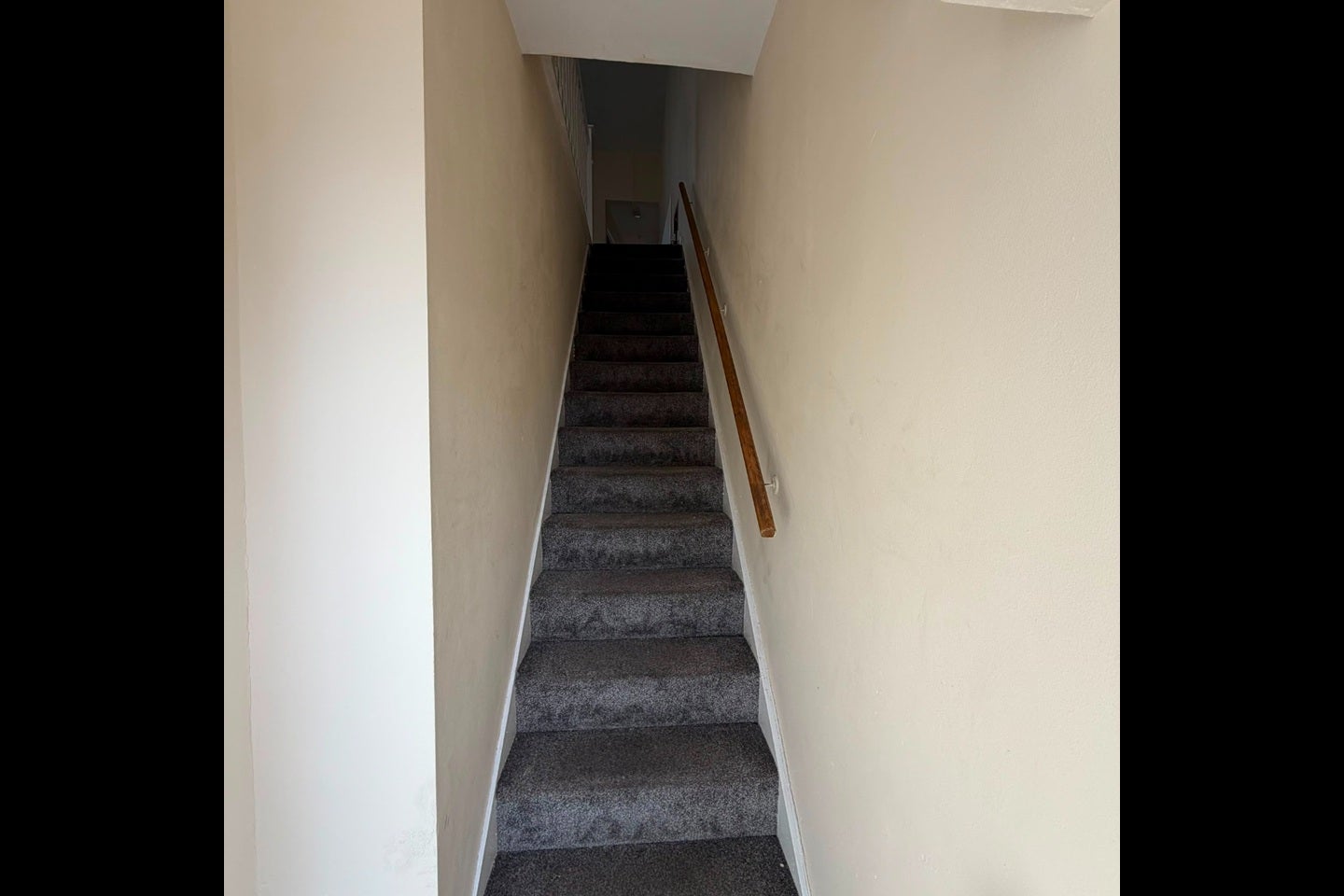 Flat Adelaide Road in Greater London