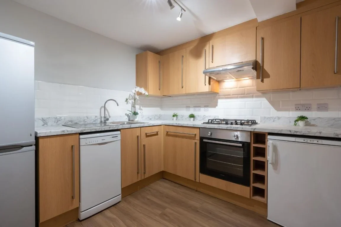 Flat Jesmond Road in Newcastle upon Tyne