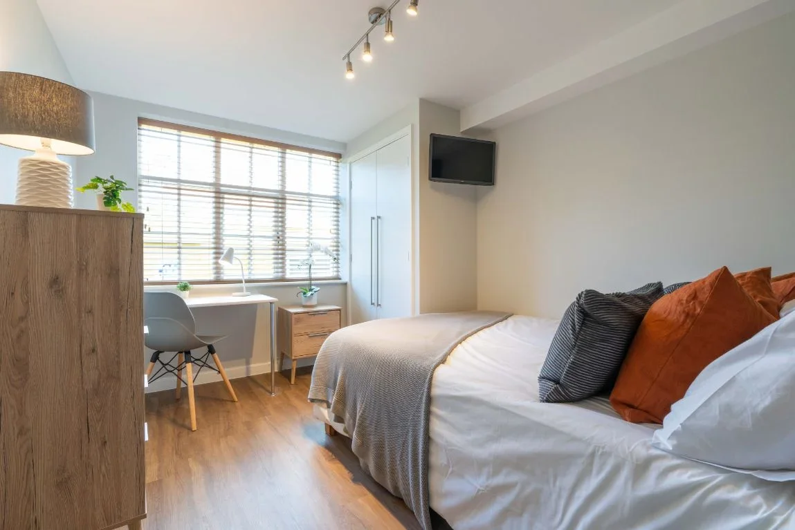 Flat Jesmond Road in Newcastle upon Tyne