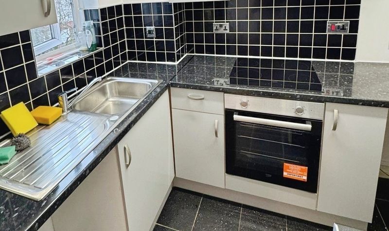 House Linwood Crescent in Greater London