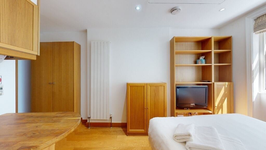 Room Cartwright Gardens in Greater London