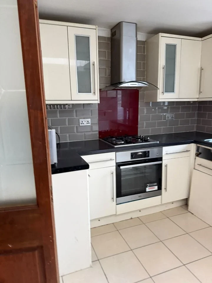 Flat Princes Road in Greater London