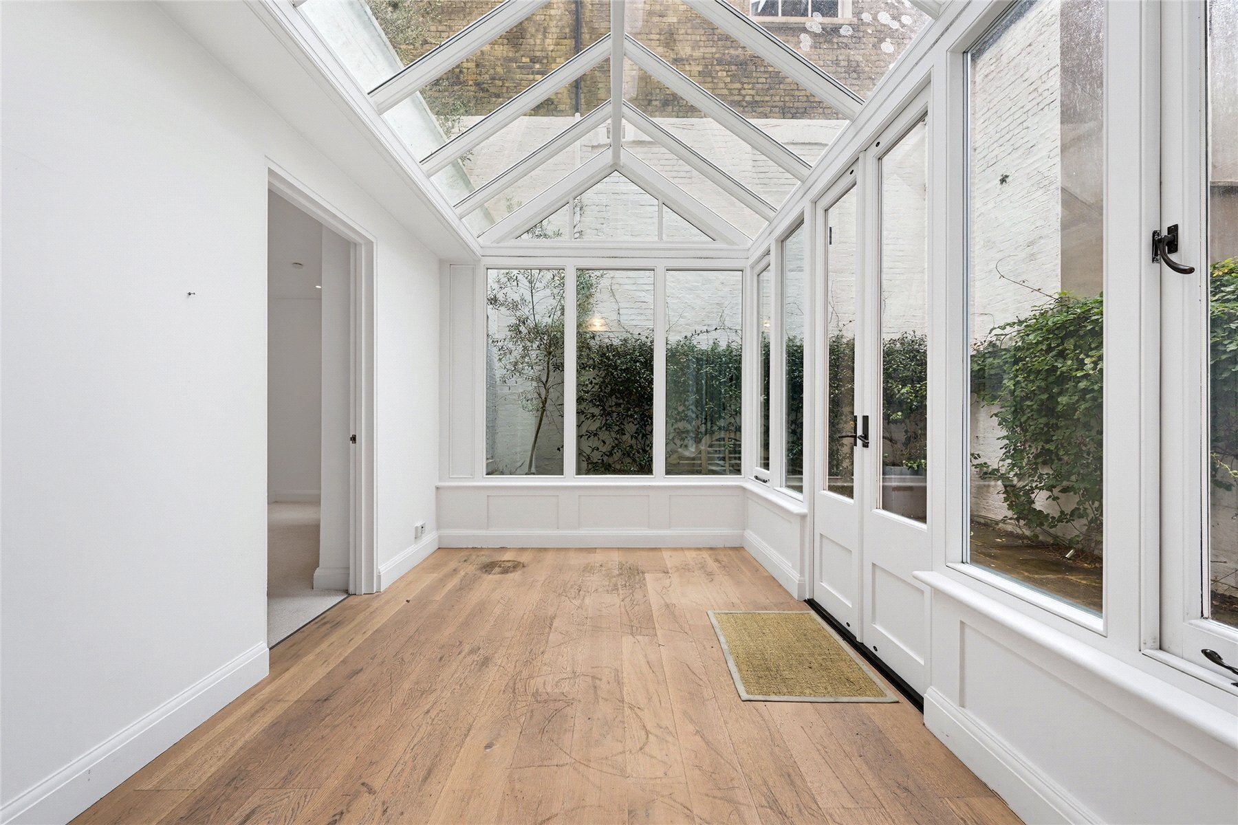 Flat Cadogan Square in Greater London