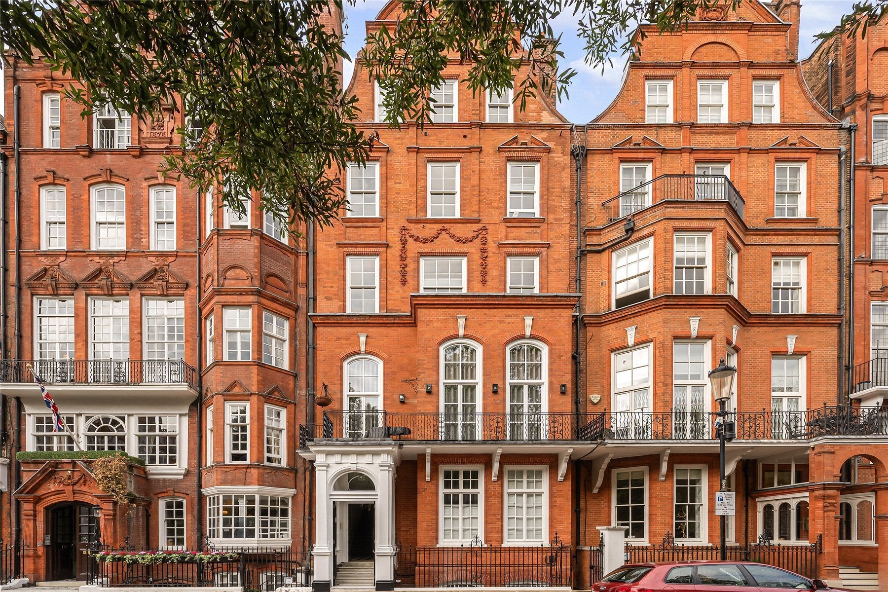 Flat Cadogan Square in Greater London