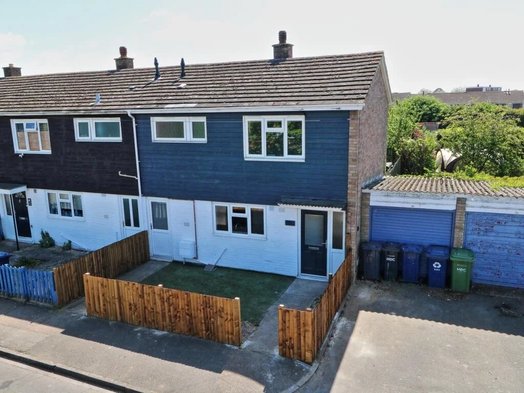 House Wintringham Road in Huntingdonshire