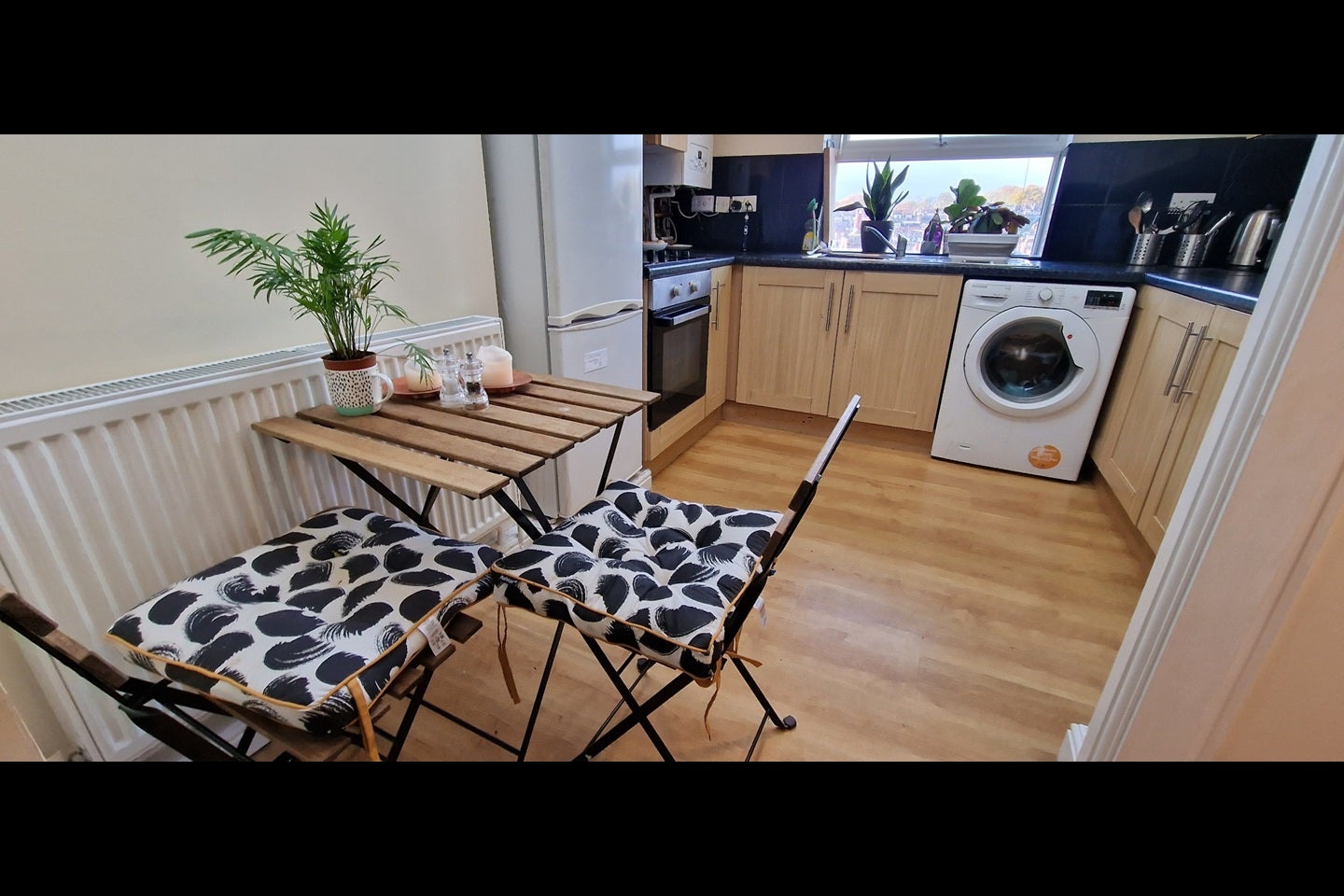 Flat Meanwood Road in Leeds