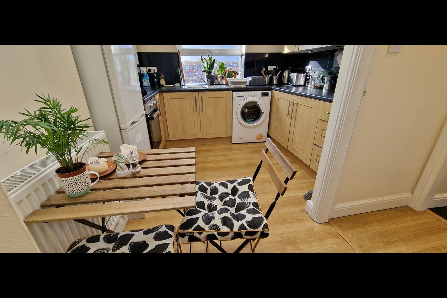 Flat Meanwood Road in Leeds