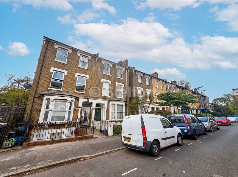 Flat Heyworth Road in Greater London