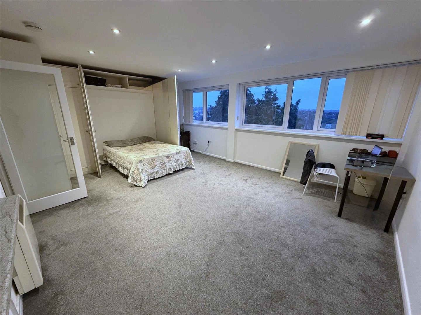 Flat Maidstone Road in Greater London
