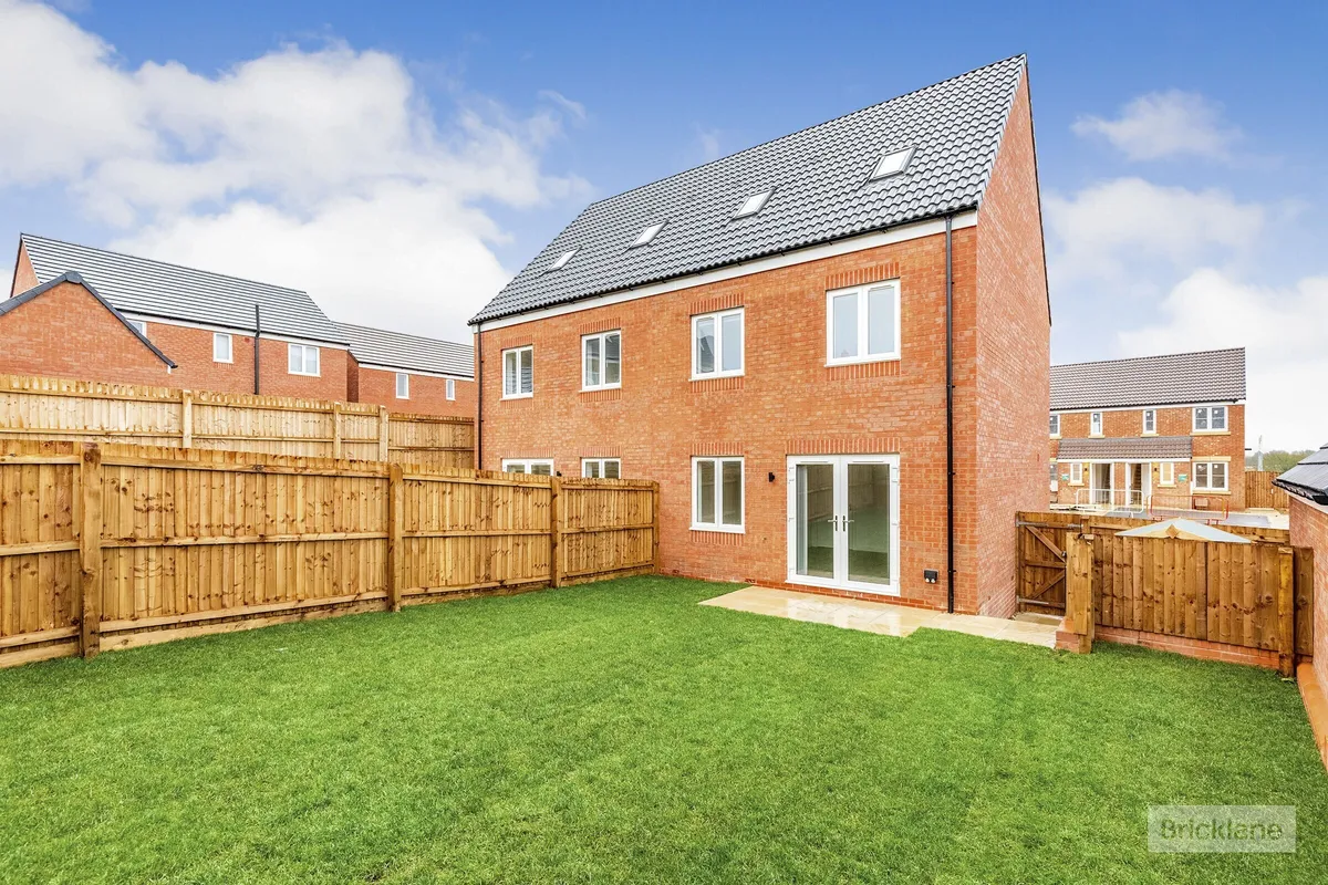House Hammond Close in Corby
