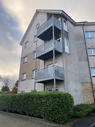 Flat Hawk Brae in Livingston