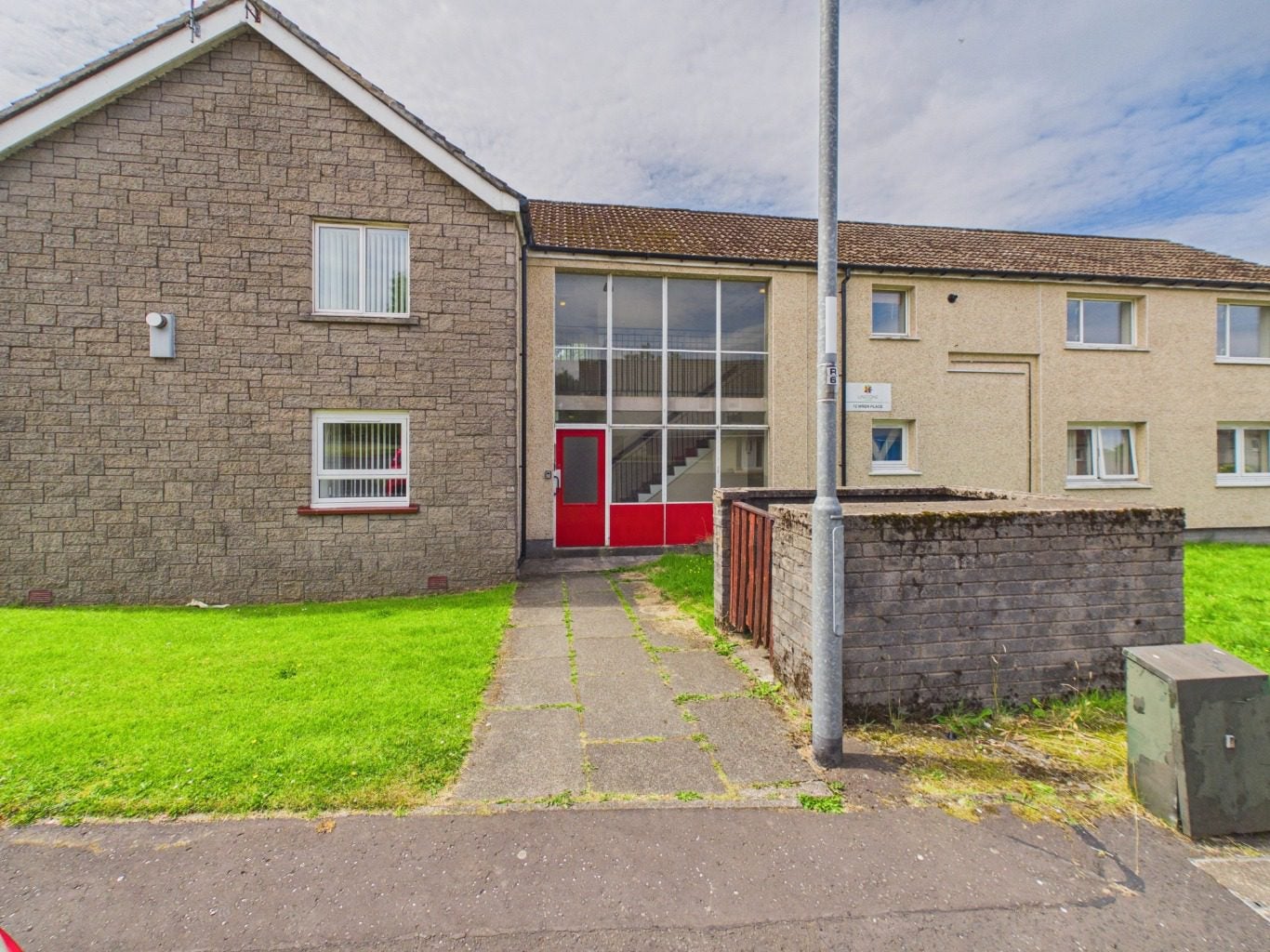 Flat Wren Place in Johnstone