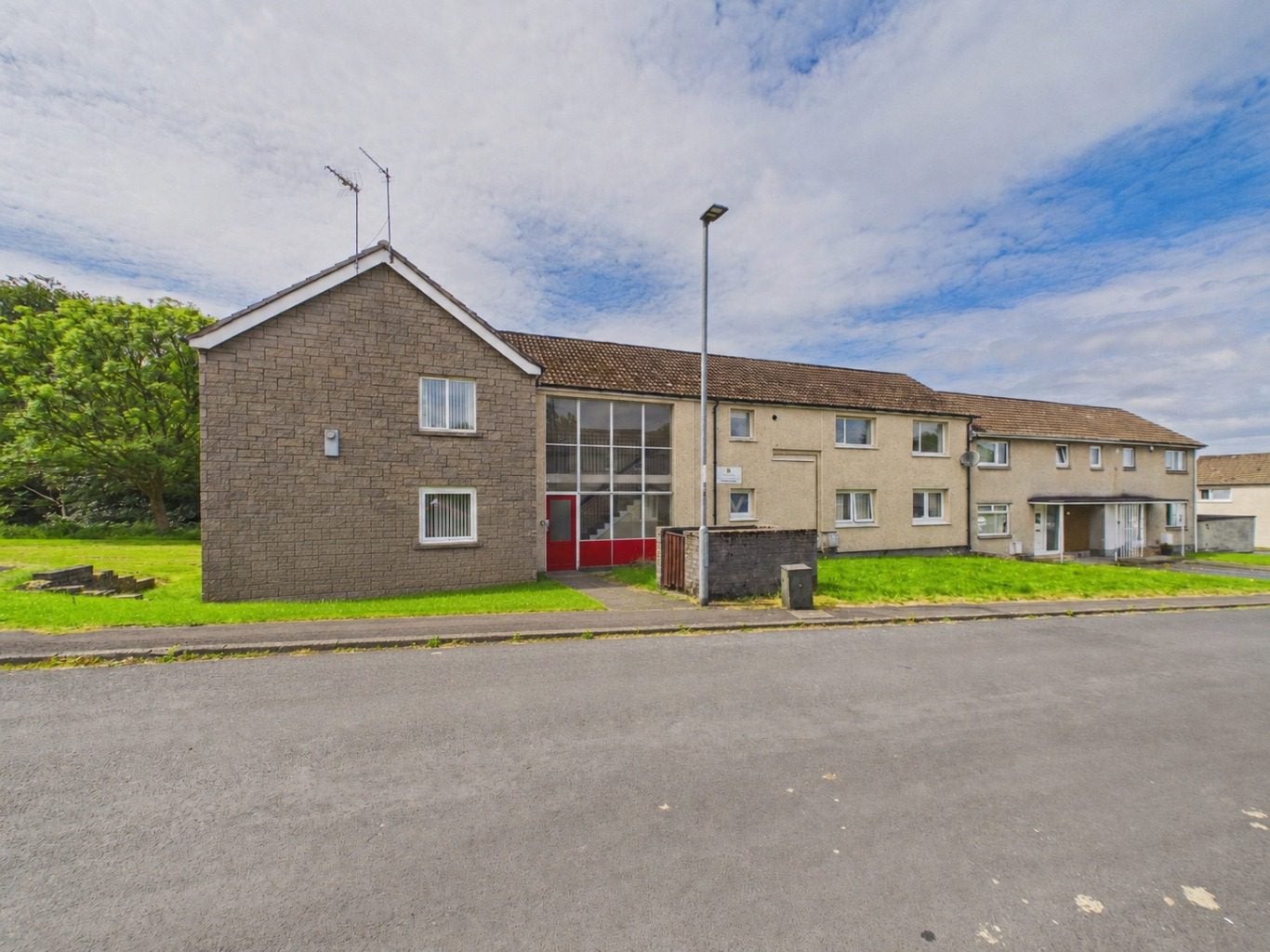 Flat Wren Place in Johnstone