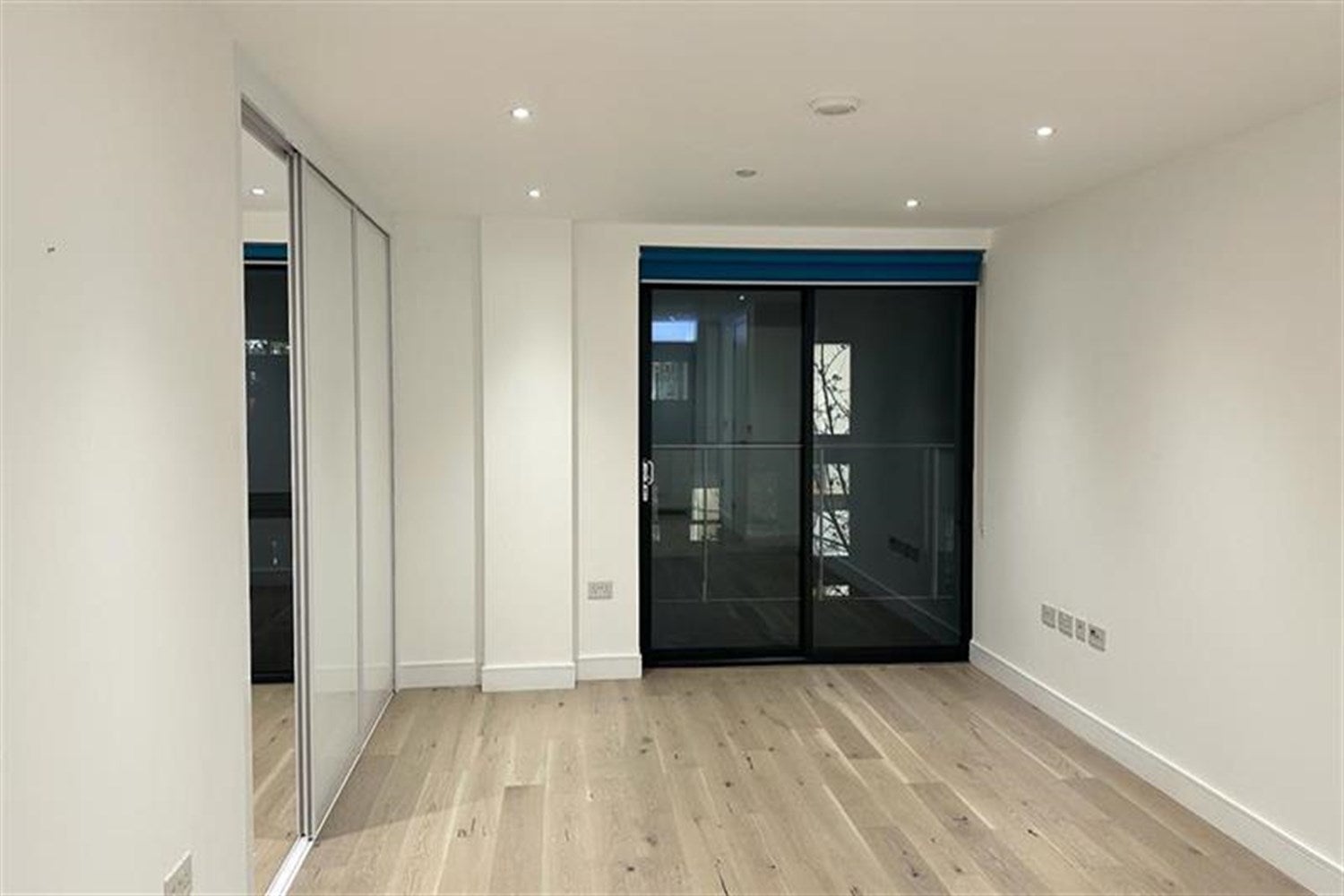 Flat Commercial Street in Greater London