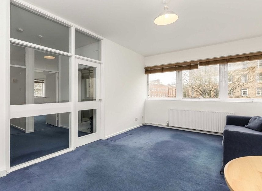 Flat Wakefield Mews in Greater London