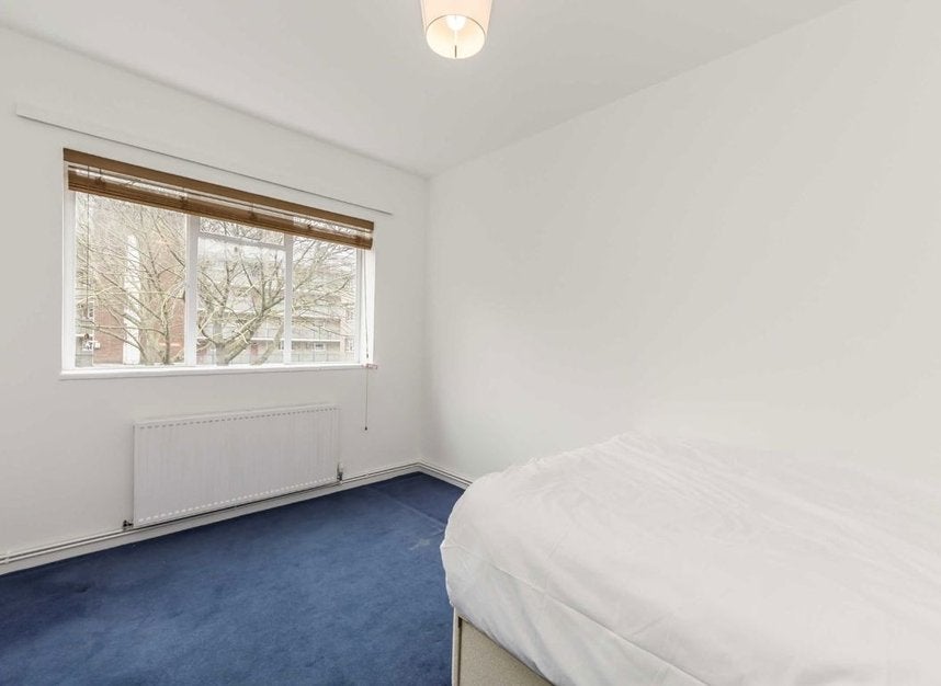 Flat Wakefield Mews in Greater London