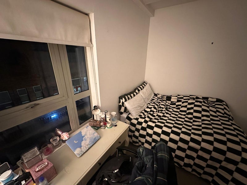 Room Portland Crescent in Leeds