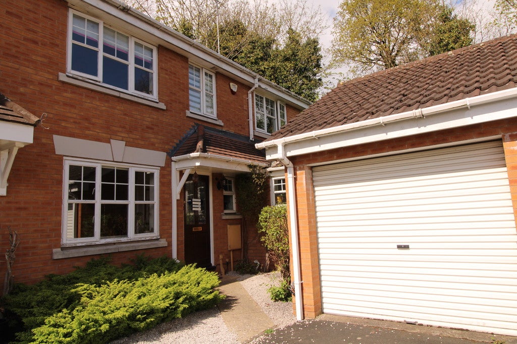 House Barsham Close in Birmingham