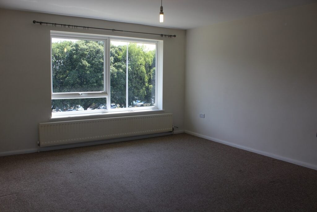 Flat Rushlake Crescent in Eastbourne