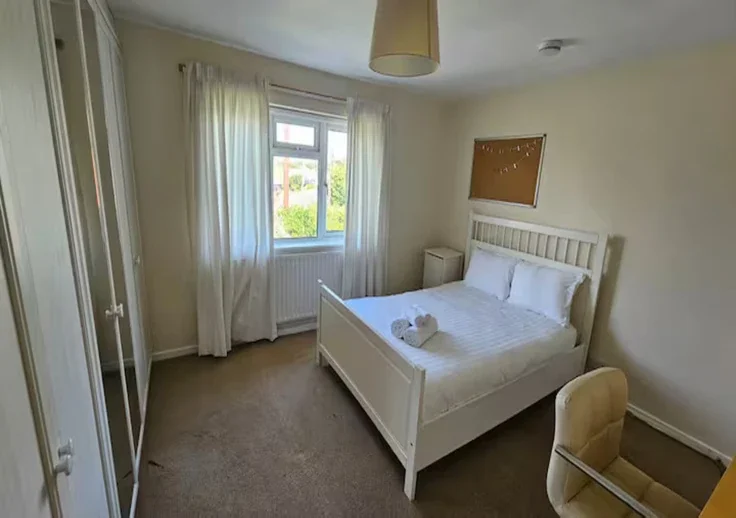 Room Broomfield Road in Newport