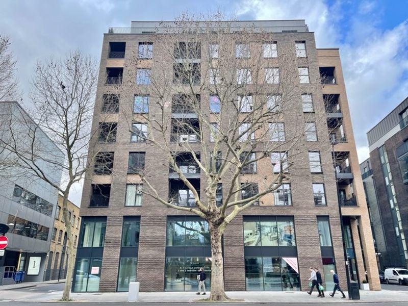 Flat Blackfriars Road in Greater London