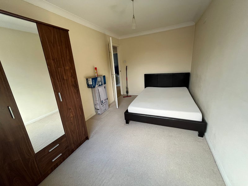 Flat Clymping Dene in Greater London