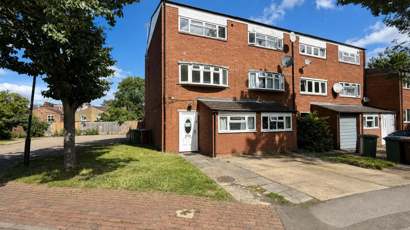 House Hawkins Close in Greater London