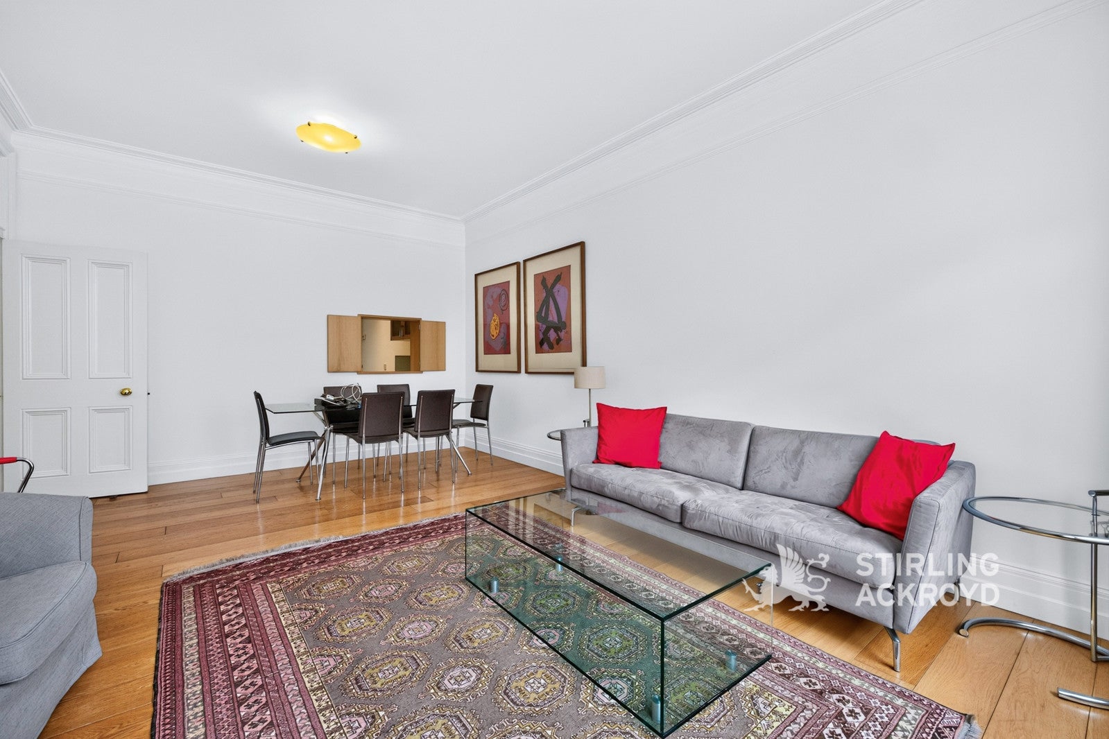 Flat Ridgmount Gardens in Greater London