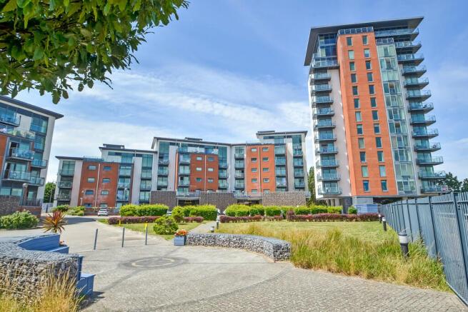 Flat Mumby Road in Gosport